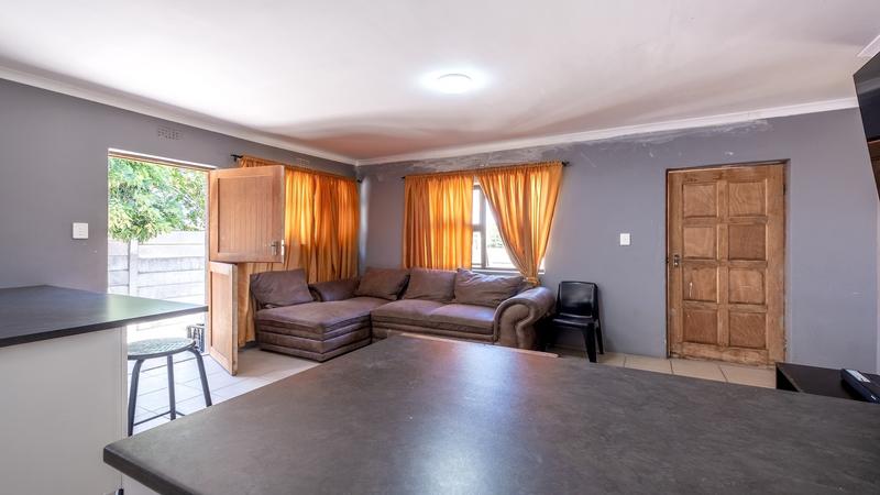 5 Bedroom Property for Sale in Parow North Western Cape